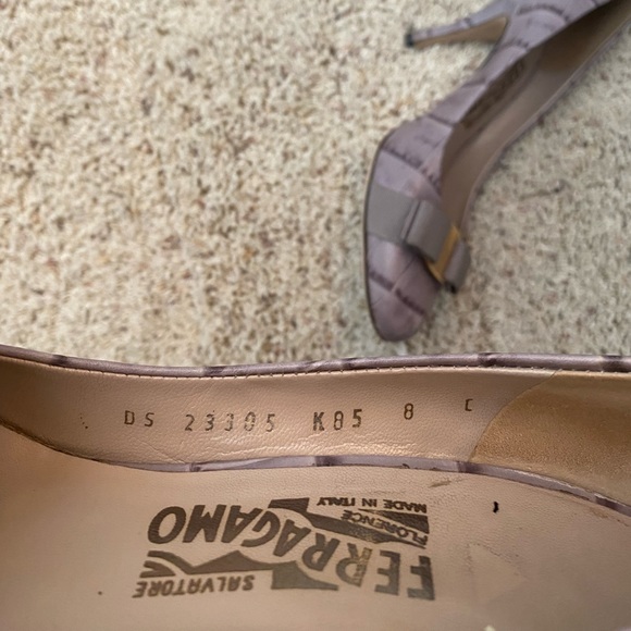 Ferragamo Pumps (authentic) - Picture 4 of 10